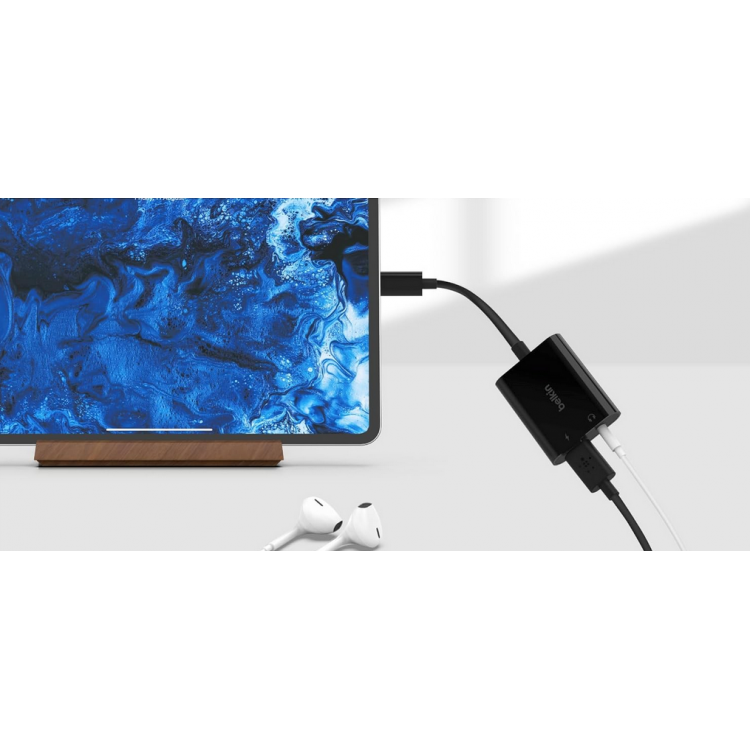 Belkin NPA004btBK 3.5mm Audio + USB-C™ Charge Adapter