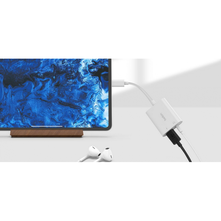 Belkin NPA004btWH 3.5mm Audio + USB-C™ Charge Adapter