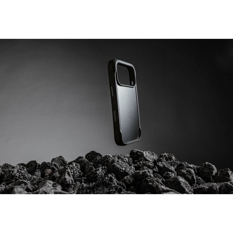 NOMAD θήκη Rugged ΔΕΡΜΑΤΙΝΗ Horween MagSafe με Πολυκαρβονικό πλαίσιο για Apple iPhone 17 Pro 6.3 2025 - ΜΑΥΡΟ - NM011802858