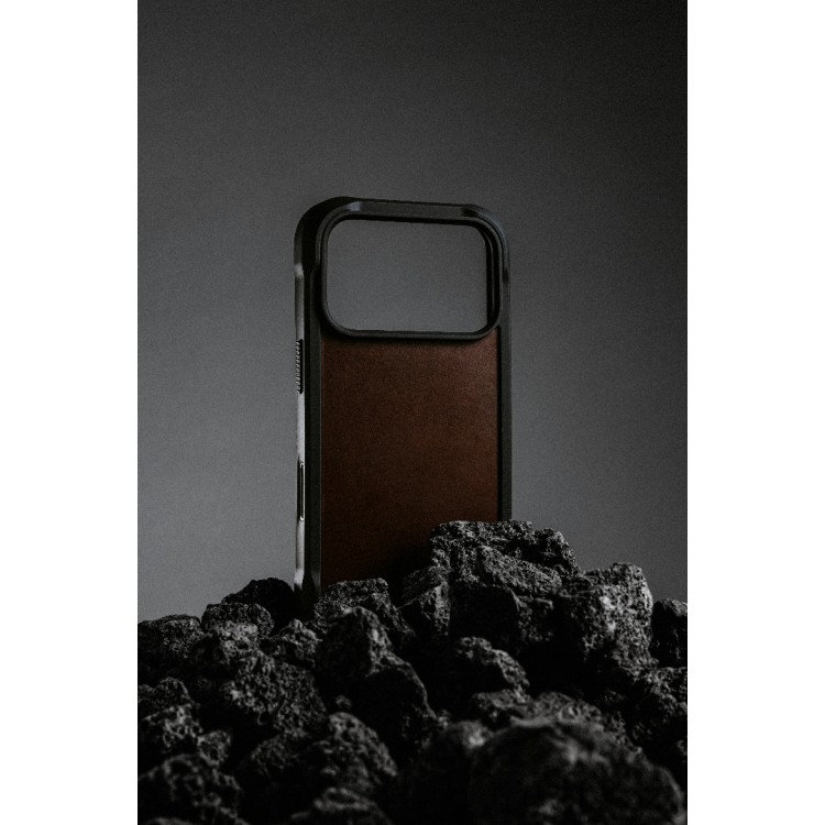 NOMAD θήκη Rugged ΔΕΡΜΑΤΙΝΗ Horween MagSafe με Πολυκαρβονικό πλαίσιο για Apple iPhone 17 Pro 6.3 2025 - Rustic ΚΑΦΕ - NM011819858