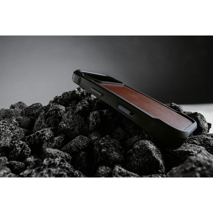 NOMAD θήκη Rugged ΔΕΡΜΑΤΙΝΗ Horween MagSafe με Πολυκαρβονικό πλαίσιο για Apple iPhone 17 Pro 6.3 2025 - Rustic ΚΑΦΕ - NM011819858