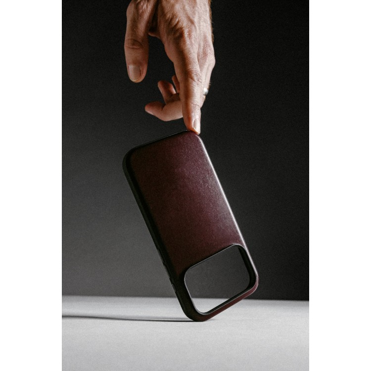 NOMAD θήκη δερμάτινη Modern Horween MagSafe για Apple iPhone 17 PRO 6.3 2025 - burgundy ΚΑΦΕ - NM011857858