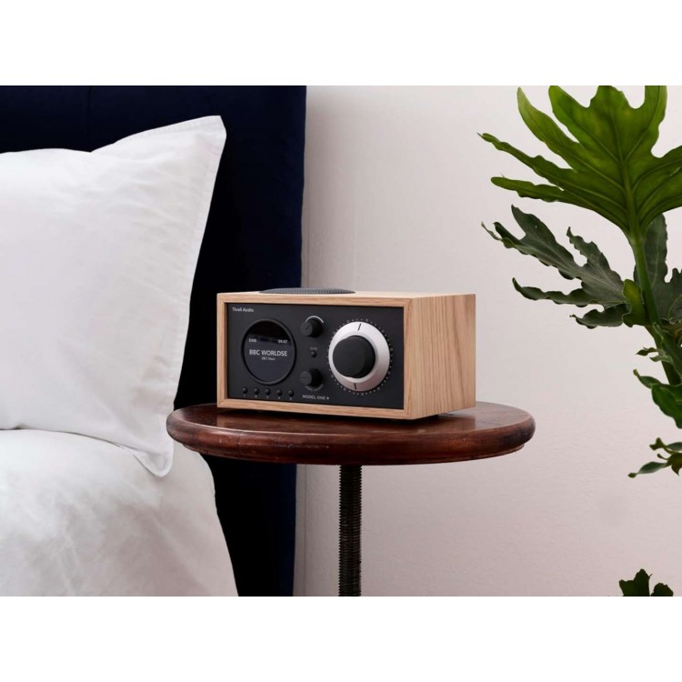 Tivoli Audio Model One+ FM/DAB+ Radio με Bluetooth,ρολόι & ξυπνητήρι ,LED, χειριστήριο - Oak/ΜΑΥΡΟ - TI-M1POBB
