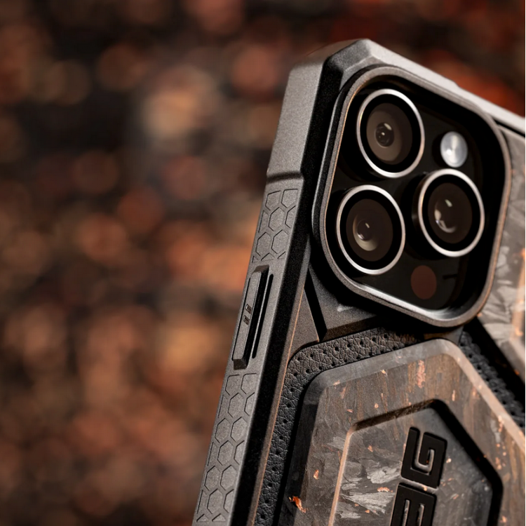 Θήκη UAG MONARCH Pro MagSafe Forged Carbon με Copper, Limited Edition , για Apple iPhone 16 Pro MAX 6.7 2024 - ΜΑΥΡΟ ΠΟΡΤΟΚΑΛΙ - 114457114FCU 