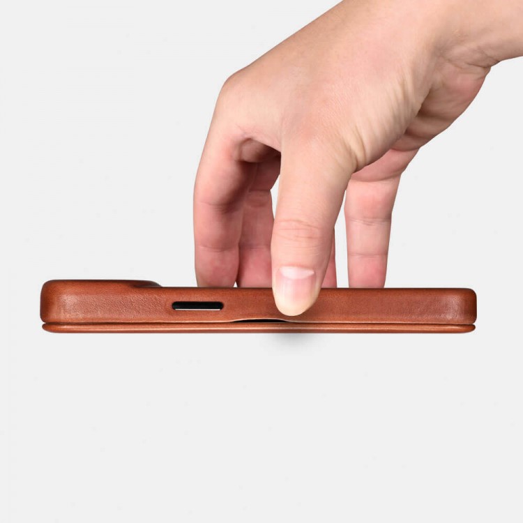 iCarer AKI 14220705 iPhone 14 Curved Genuine Leather MAGSAFE Brown